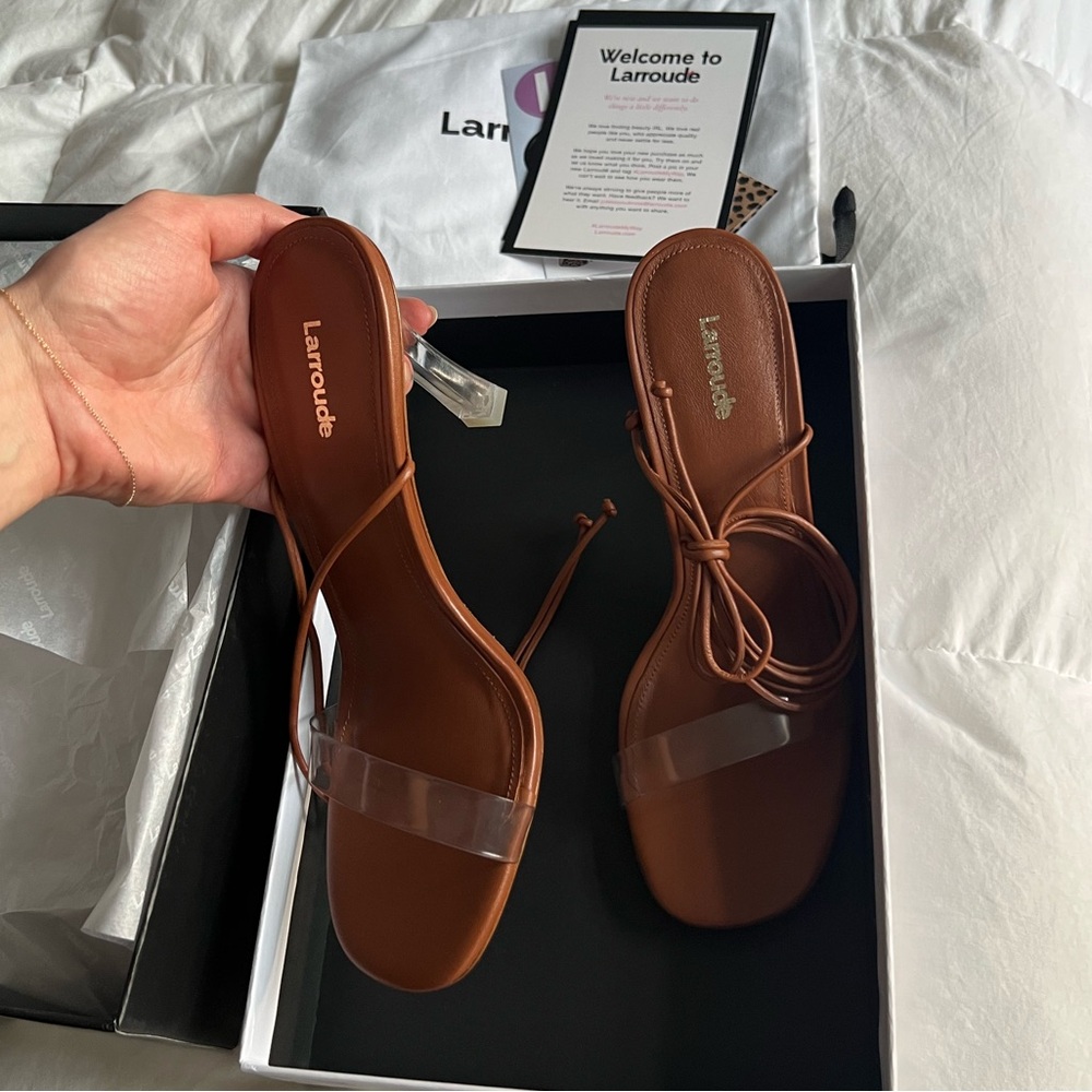 Larroudé Gloria Sandals - Caramel - 9.5 - NEW with box